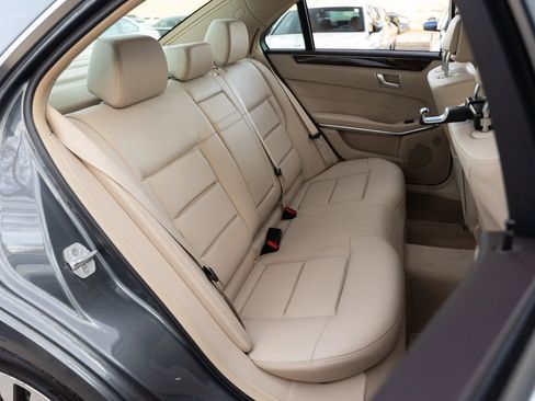 Used 2016 Mercedes-Benz E 350 Sedan image 23