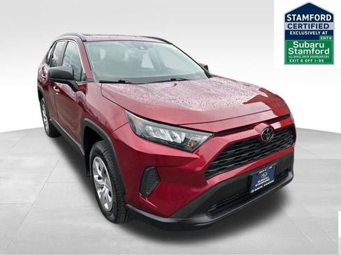 Used 2020 Toyota RAV4 LE image 1