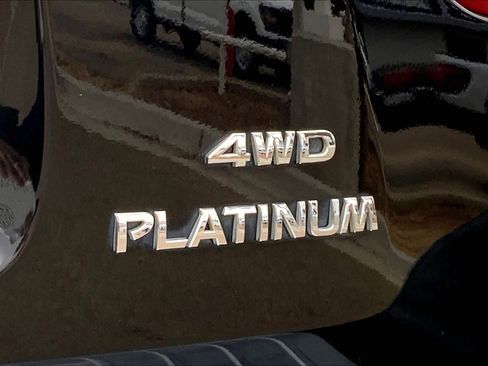 Used 2019 Nissan Pathfinder Platinum image 9