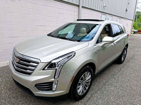 Used 2017 Cadillac XT5 Luxury w/ Driver Awareness Package FWD image 5