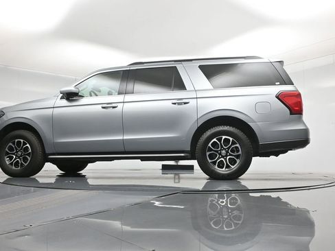 Used 2023 Ford Expedition Max XLT image 53