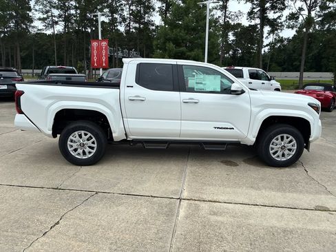 New 2026 Toyota Tacoma SR5 RWD image 8