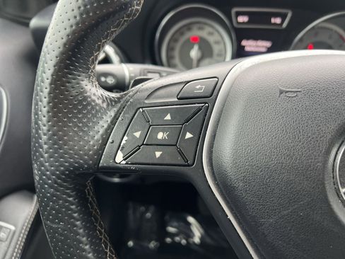 Used 2015 Mercedes-Benz GLA 250 image 34
