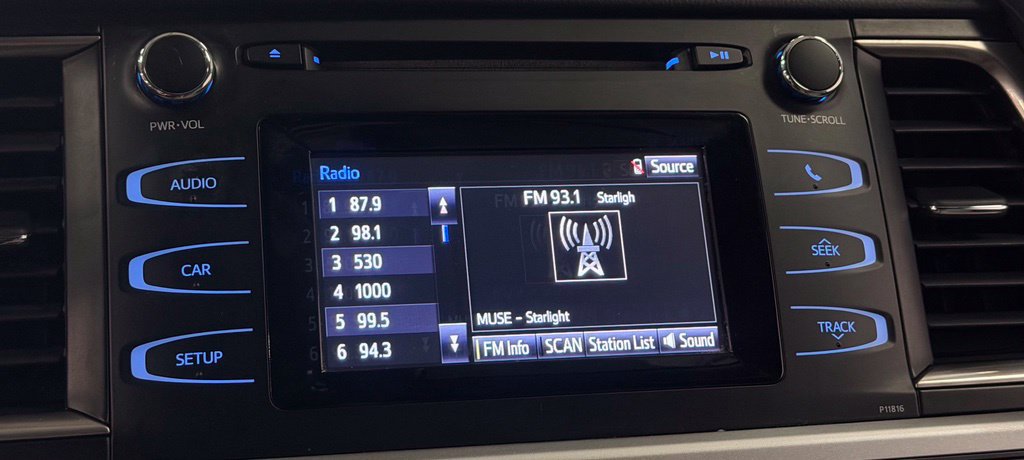 Used 2019 Toyota Highlander LE FWD image 18