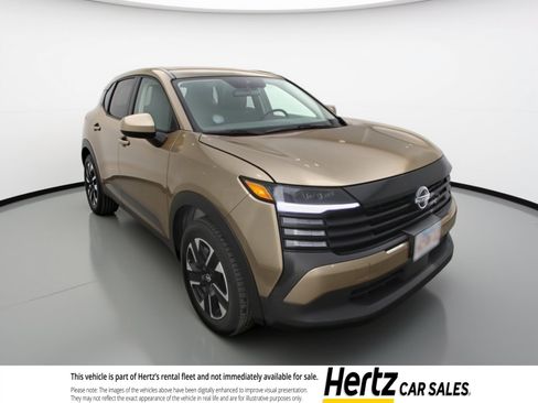 Used 2025 Nissan Kicks SV image 1