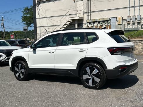 Used 2025 Volkswagen Taos S AWD/4WD image 4