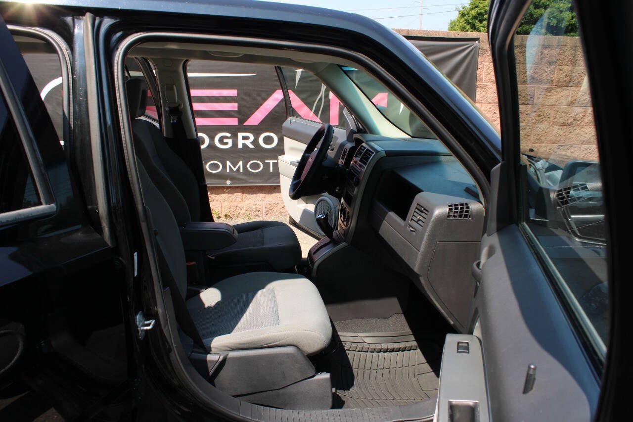 Used 2007 Jeep Patriot Sport FWD image 9