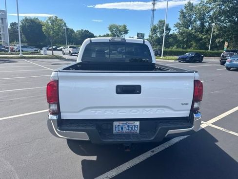 Used 2019 Toyota Tacoma SR5 RWD image 14