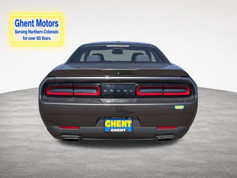Used 2019 Dodge Challenger SXT RWD image 4
