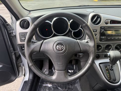Used 2006 Toyota Matrix XR FWD image 18