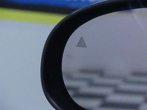 Used 2015 Dodge Challenger SRT Hellcat image 24