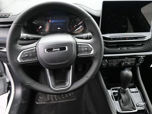 New 2026 Jeep Compass Latitude image 43