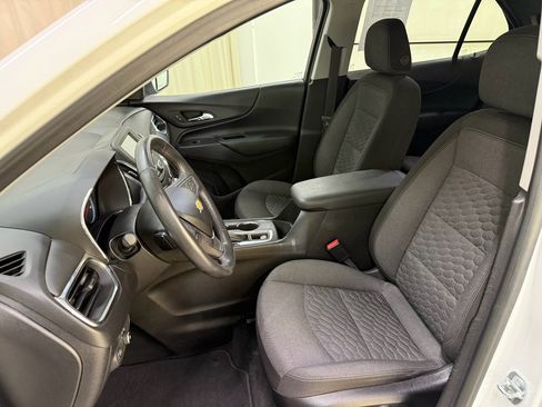 Used 2018 Chevrolet Equinox LT FWD image 27