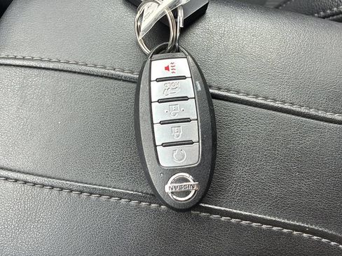 Used 2020 Nissan Rogue SL AWD/4WD image 30