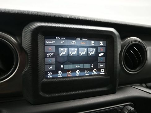 Used 2023 Jeep Wrangler Unlimited AWD/4WD image 13