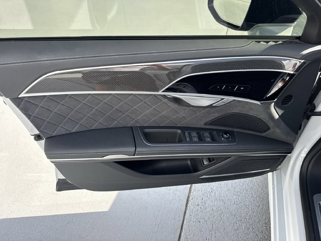 Used 2025 Audi S8 w/ Executive Package AWD/4WD image 39