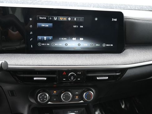 Certified 2025 Nissan Kicks SV image 18