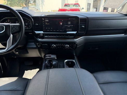 Used 2024 GMC Sierra 1500 Elevation w/ Elevation Premium Package AWD/4WD image 17