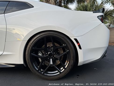 Used 2018 Chevrolet Camaro SS RWD image 12