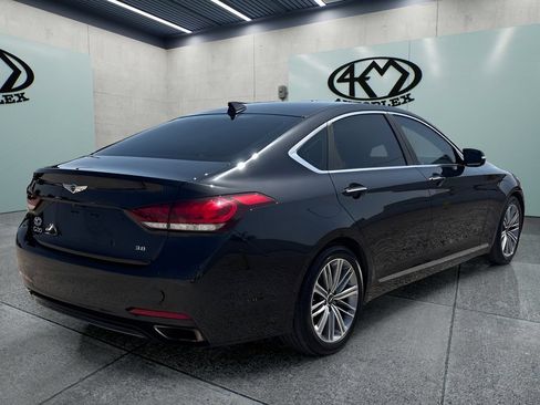 Used 2018 Genesis G80 3.8 RWD image 3
