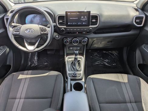 Used 2025 Hyundai Venue SEL FWD image 24