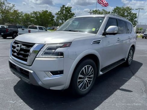 Used 2024 Nissan Armada SL AWD/4WD image 4