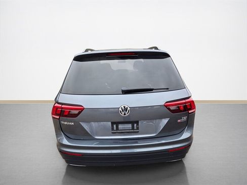 Used 2018 Volkswagen Tiguan S image 5