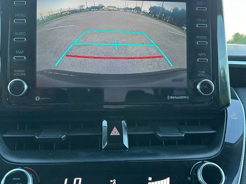 Used 2021 Toyota Corolla LE image 32