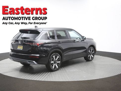 Used 2025 Mitsubishi Outlander SE AWD/4WD image 42
