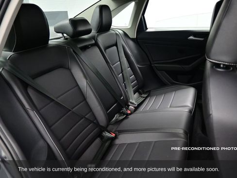 Used 2022 Volkswagen Jetta SE image 30
