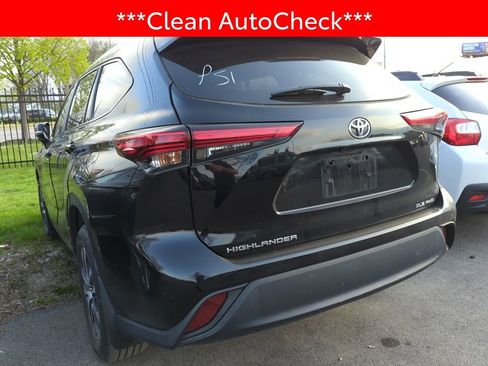 Used 2023 Toyota Highlander XLE AWD/4WD image 4