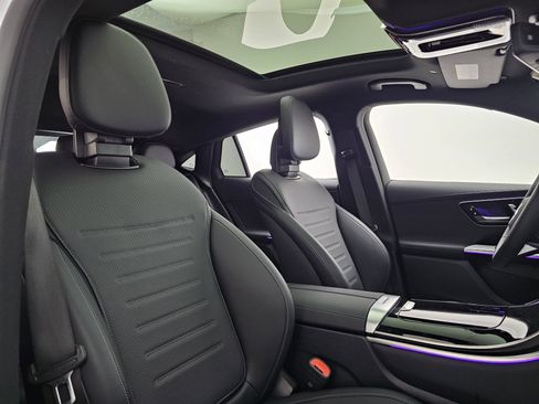 Used 2025 Mercedes-Benz GLC 300 4MATIC image 15