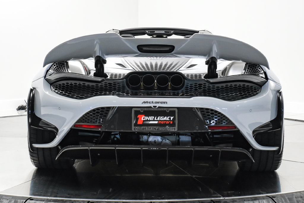 Used 2022 McLaren 765LT RWD image 10