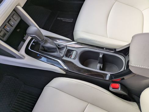 Used 2024 Toyota Corolla Cross XLE image 13