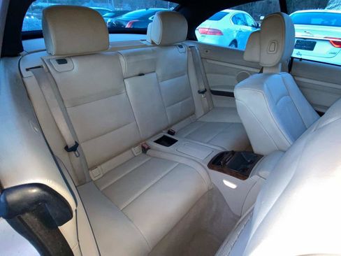 Used 2010 BMW 335i Convertible image 6