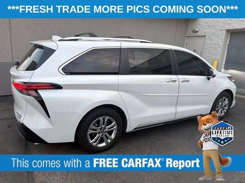 Used 2024 Toyota Sienna Platinum AWD/4WD image 4