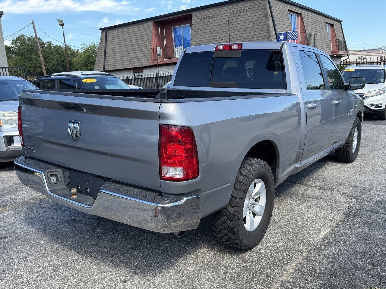 Used 2019 RAM 1500 Classic SLT RWD image 6