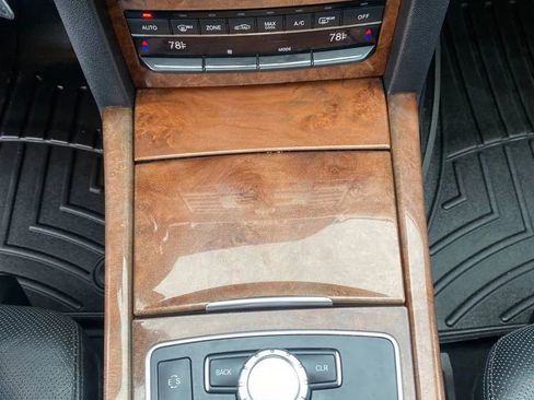 Used 2013 Mercedes-Benz E 550 4MATIC Sedan image 17