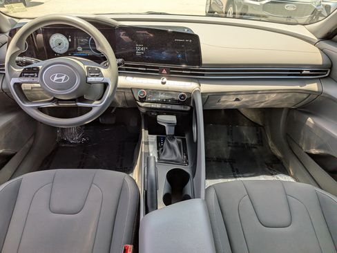 Used 2024 Hyundai Elantra SEL FWD image 15