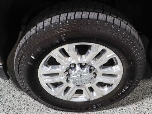 Used 2023 GMC Sierra 2500 Denali w/ Denali Ultimate Package AWD/4WD image 11
