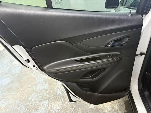 Used 2021 Buick Encore Preferred AWD/4WD image 10