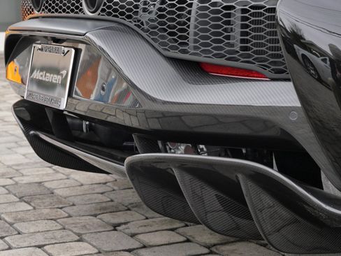 Used 2024 McLaren Artura Performance image 20