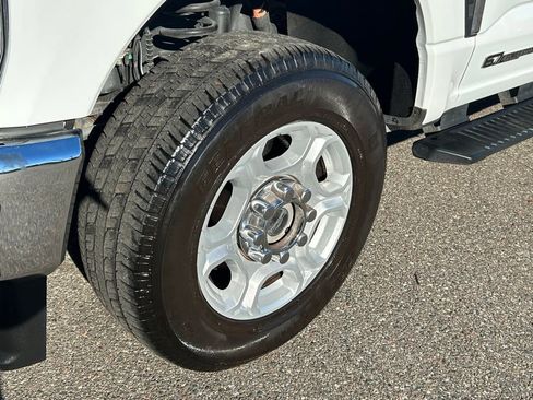 Used 2025 Ford F250 XLT AWD/4WD image 37