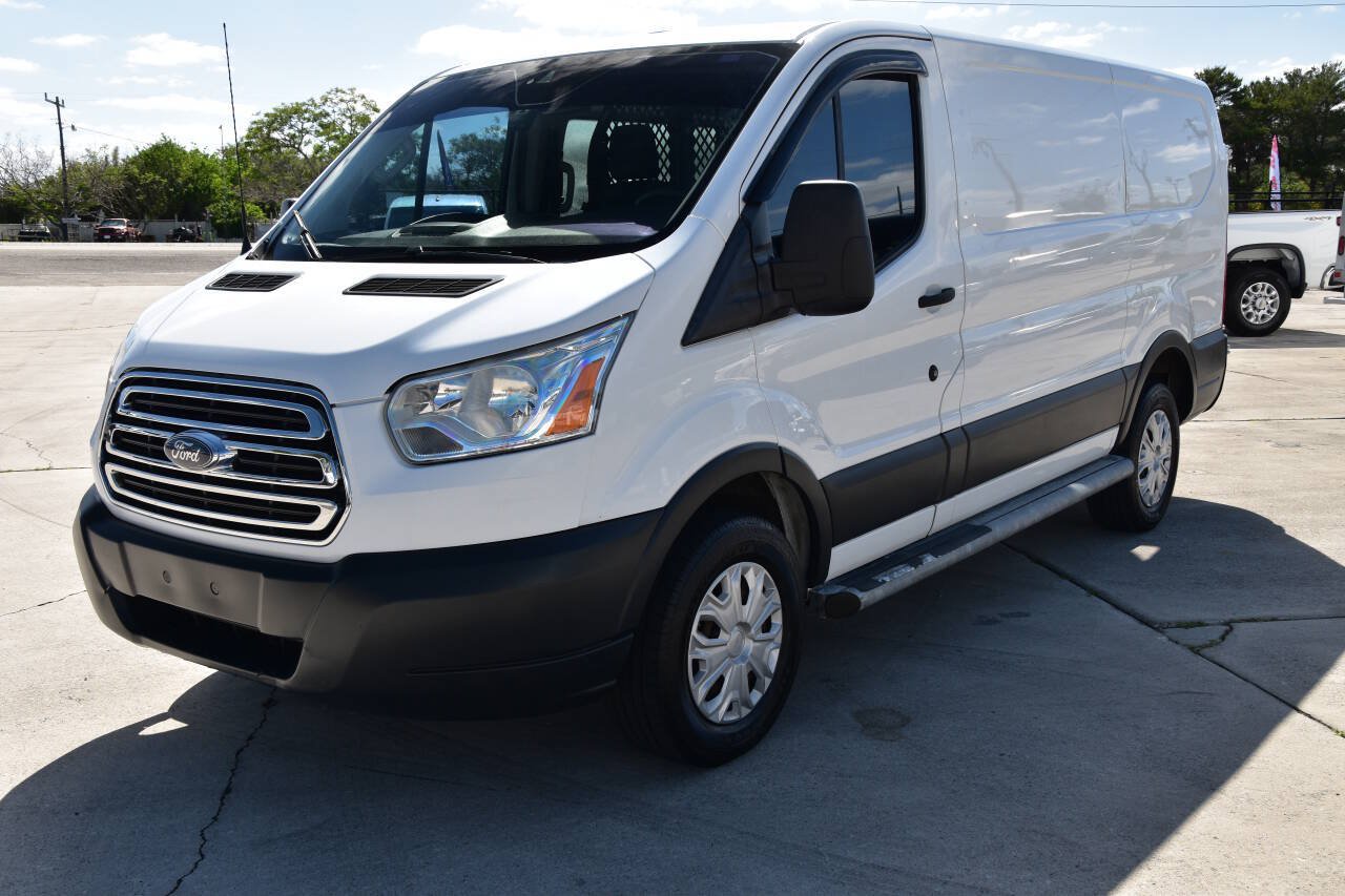 Used 2018 Ford Transit 250 130 Low Roof w/ Exterior Upgrade Package RWD image 3