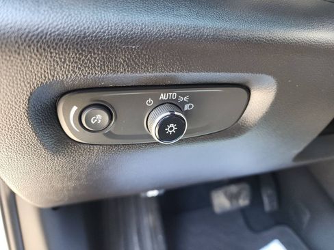 Used 2023 Chevrolet Traverse RS AWD/4WD image 16