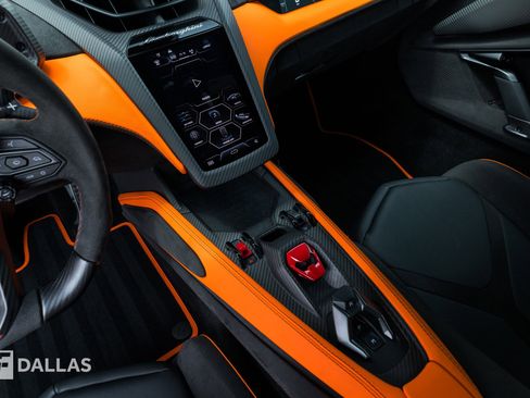Used 2024 Lamborghini Revuelto AWD/4WD image 34