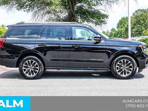 Used 2025 Ford Expedition Platinum AWD/4WD image 10
