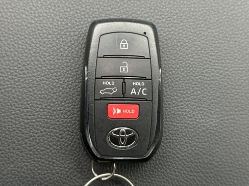 Used 2024 Toyota bZ4X XLE w/ Weather Package image 10