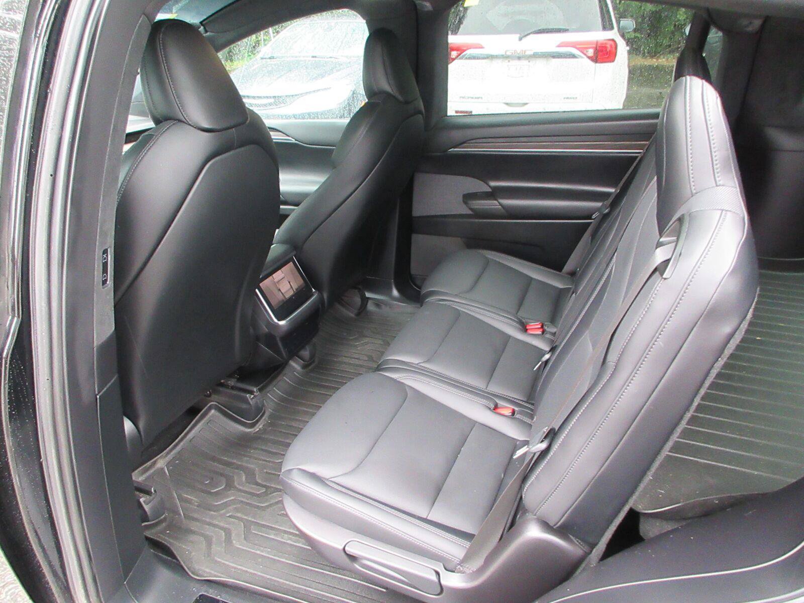 Used 2023 Tesla Model X AWD/4WD image 10