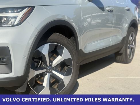 Certified 2025 Volvo XC40 B5 Plus image 7